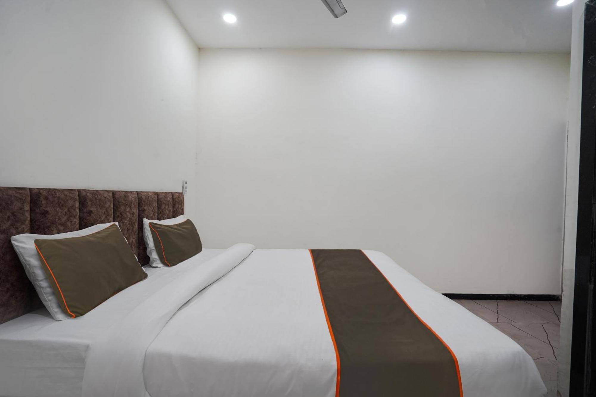 Townhouse Amanaka Formerly Hotel City Pride Rāipur Esterno foto