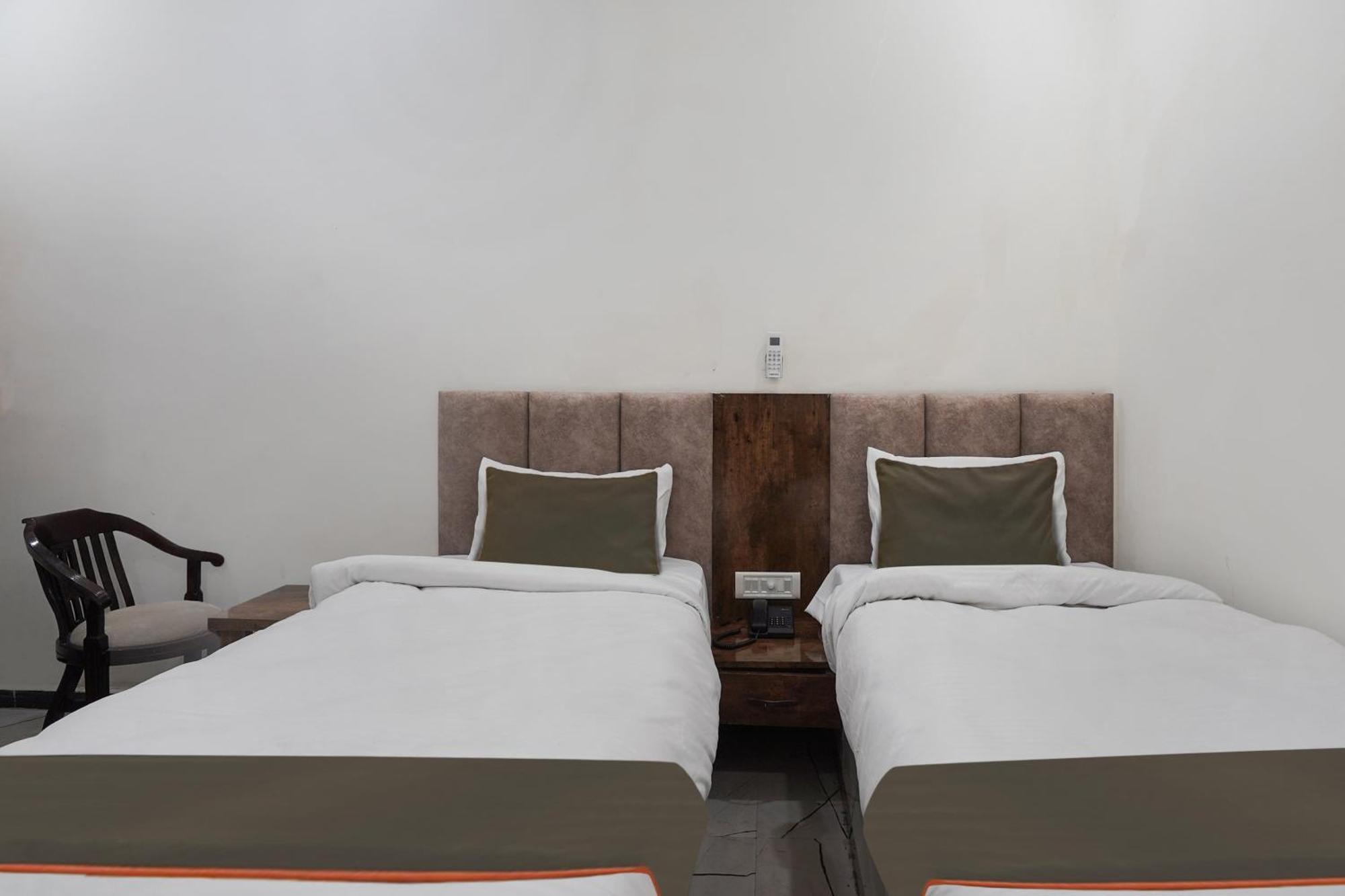 Townhouse Amanaka Formerly Hotel City Pride Rāipur Esterno foto