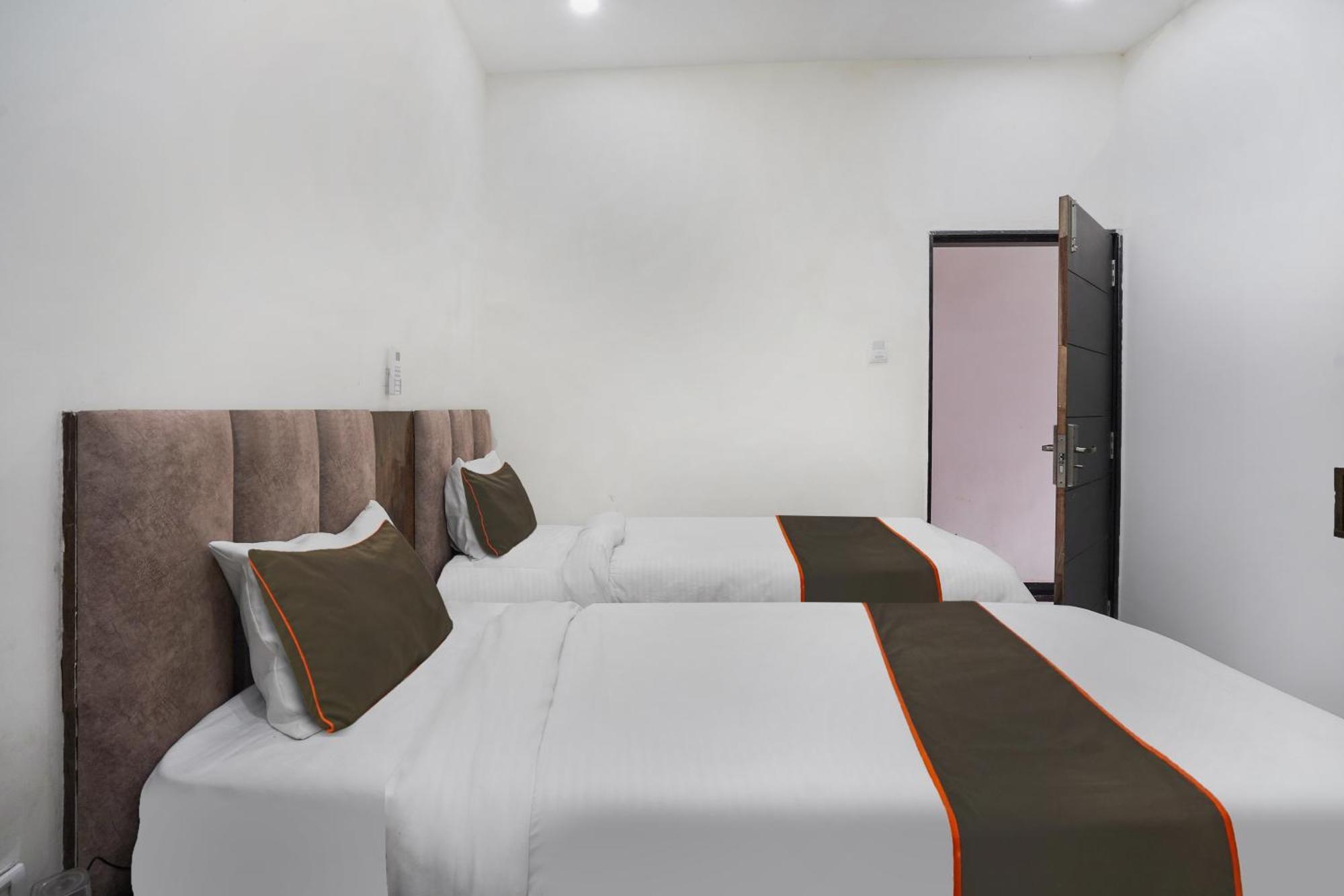 Townhouse Amanaka Formerly Hotel City Pride Rāipur Esterno foto